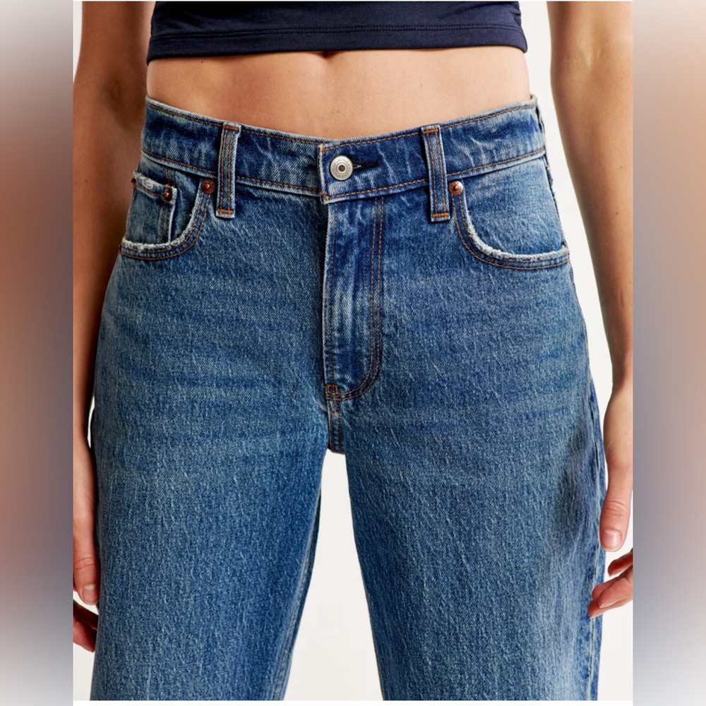 Hollister Women’s Low Rise Baggy Jeans Medium Rinse Plus Size 14 NWT - Picture 3 of 8